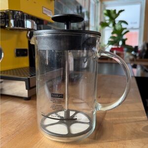 Bodum manual milk frother